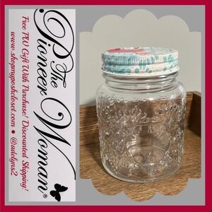 🌺 New Pioneer Woman Betsy Small Embossed Glass Jar, Red Blue Floral Lid/Top